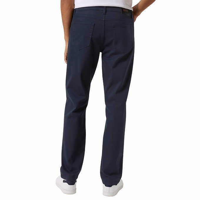 مقاس 32×30 - بنطلون جينز رجالي من IZOD - جينز دينم مريح بقصة عادية - بنطلون جينز كاجوال بساق مستقيمة للرجال، أزرق