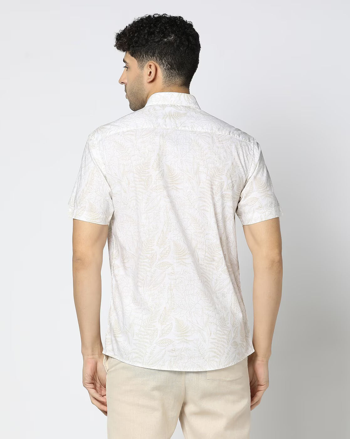 قميص ريكي سينغ بأكمام قصيرة من قماش الدنيم والزهور