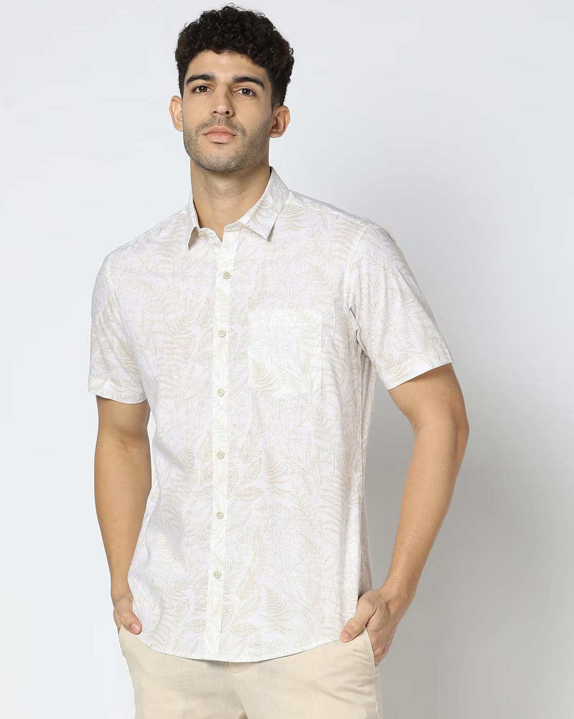 قميص ريكي سينغ بأكمام قصيرة من قماش الدنيم والزهور