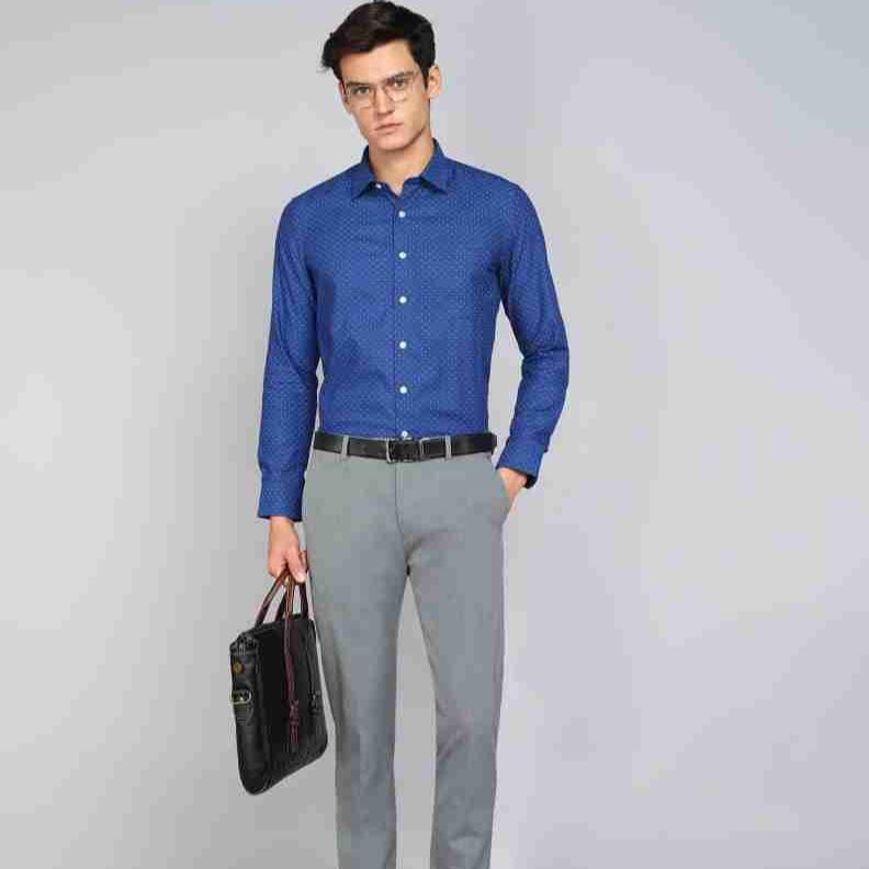 قميص ساكور بقصّة Slim Fit Fomfort Poplin Garment Dye