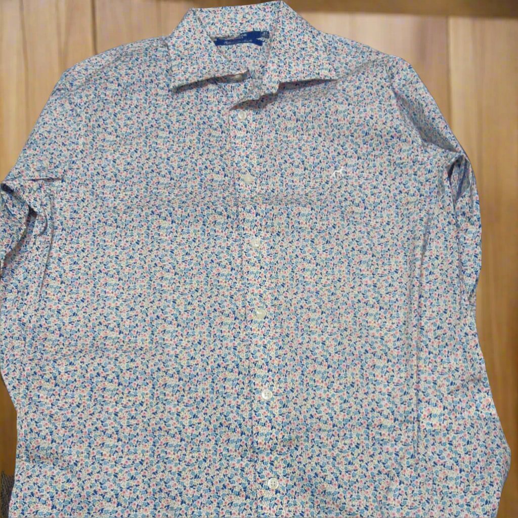 قميص ساكور للرجال بقصّة Slim Fit من قماش البوبلين المصبوغ والمزخرف