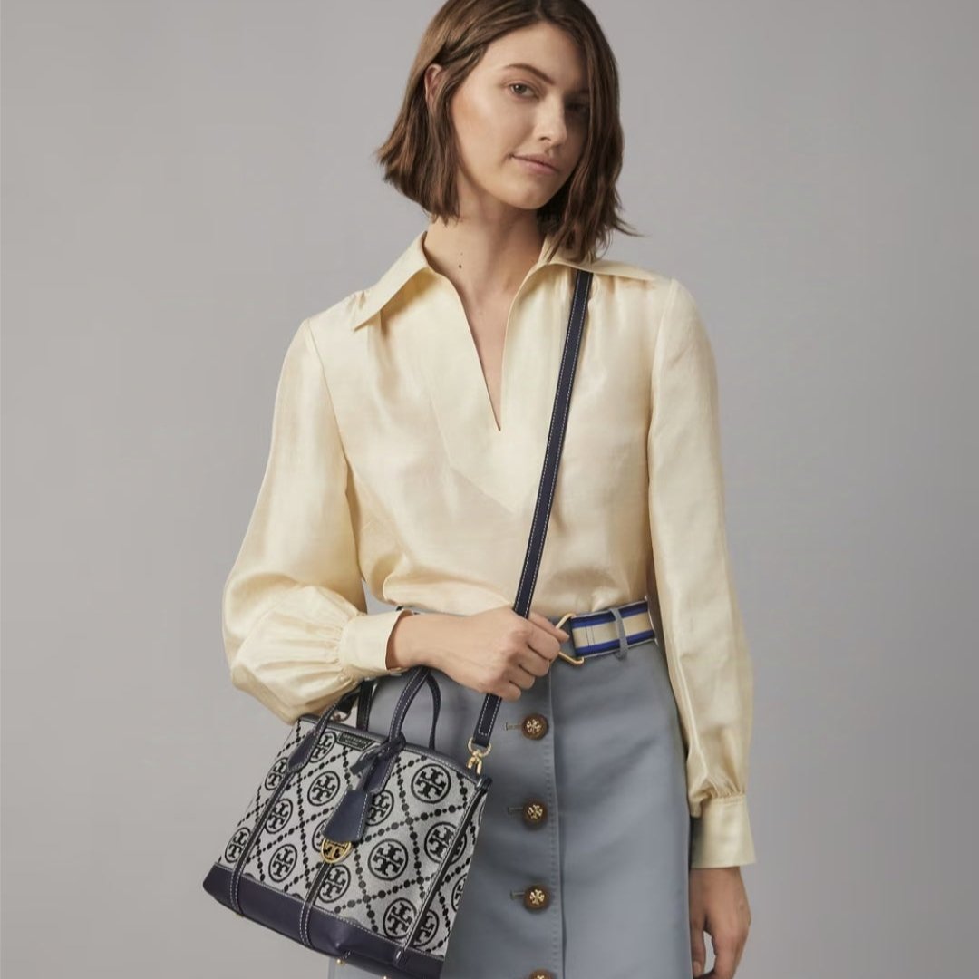 Tory Burch PERRY T MONOGRAM SMALL TRIPLE-COMPARTMENT TOTE