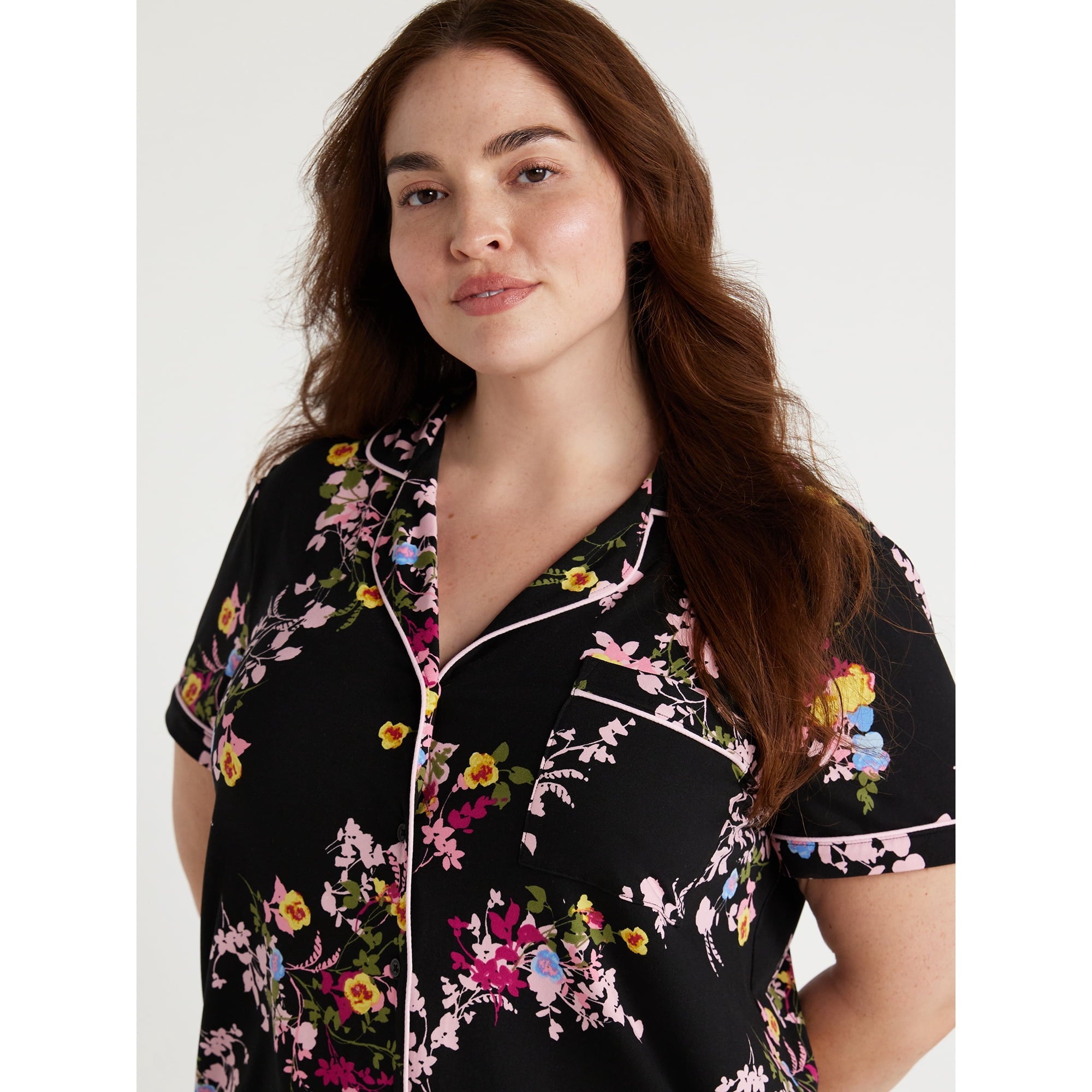 المقاس: كبير (12-14) - طقم بيجامة نسائي من Joyspun، مكون من بلوزة وشورت محبوكين بياقة مدببة، قطعتين