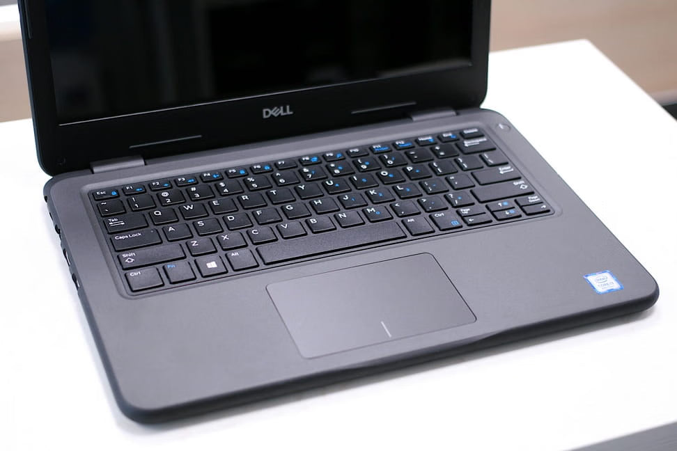 DELL Latitude 3310 Laptop With 13.3 Inch 8th Generation Display Intel Core i5 Processor Intel HD Graphics English/Arabic 256GB SSD - 8GB RAM - Black-Used