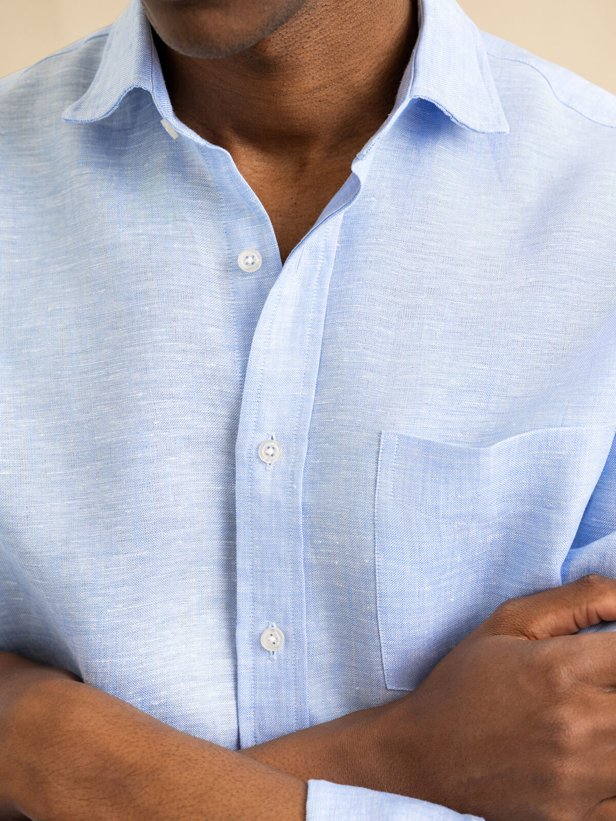 قميص رجالي من LINEN CLUB مصنوع من القطن والكتان باللون الأزرق الفيروزي، بقصة عادية وأكمام طويلة، مناسب للارتداء اليومي