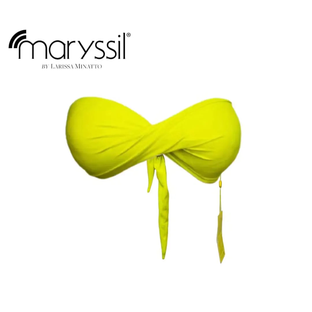 Make a splash this summer with the Maryssil Strapless Bikini Top! This stylish and comfortable top flatters all body types and offers a secure fit. Shop Dubailisit for your new beach essentials!
