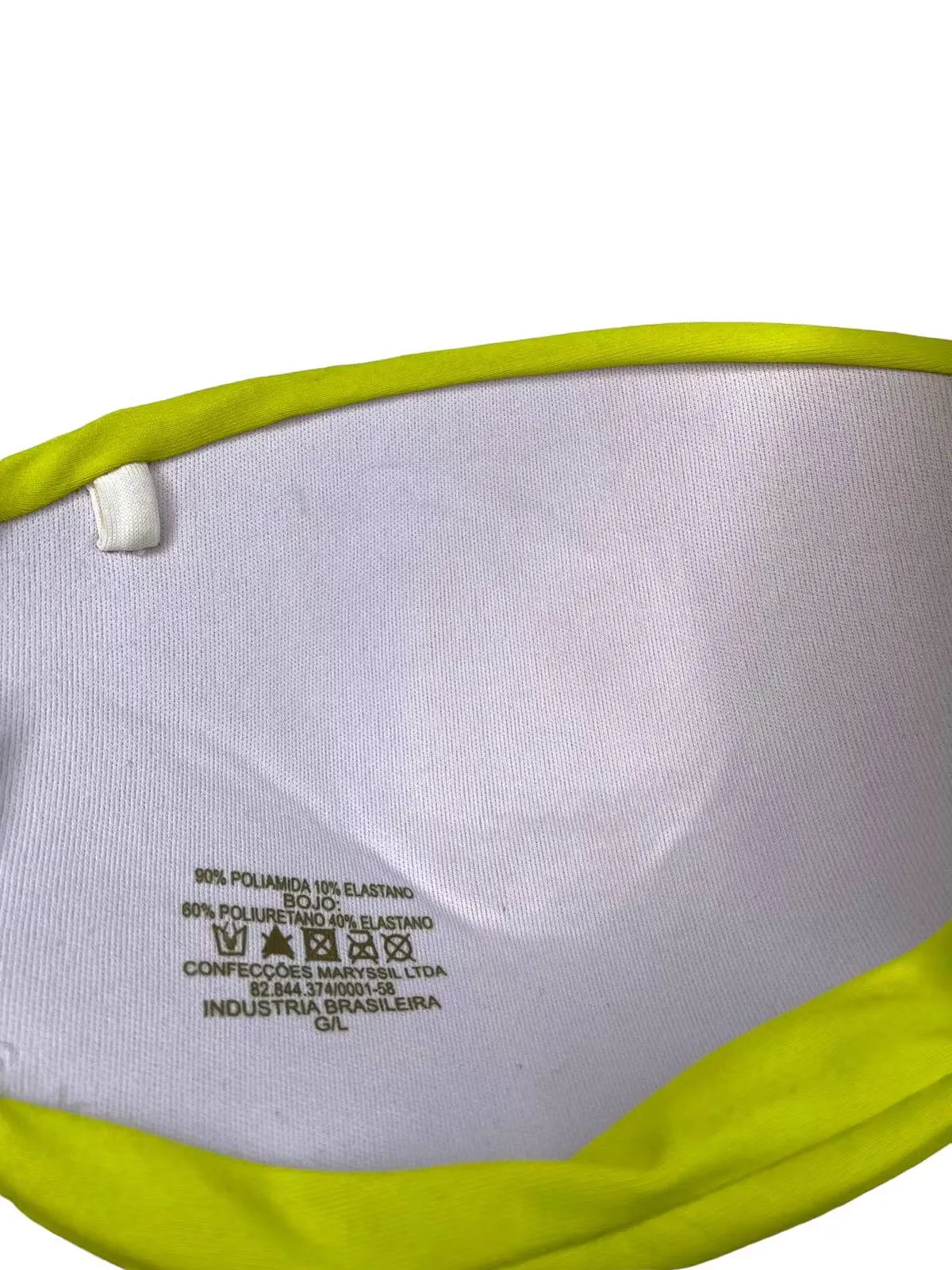 Maryssil Strapless Bikini Top - must-have swimwear for fashion-forward beach lovers. Features a flattering design for all body types and a comfortable, secure fit. Shop Dubailisit!