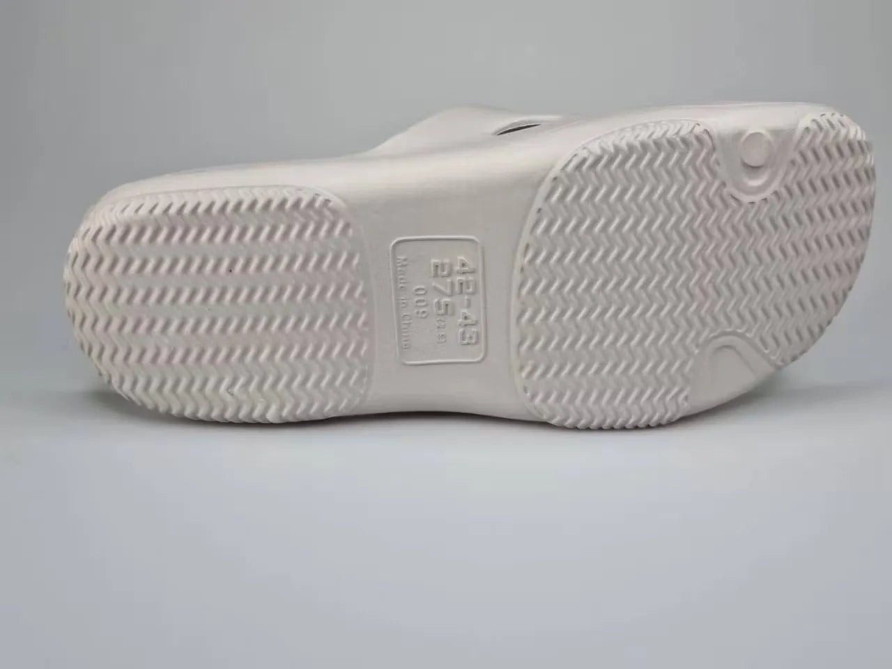 Lightweight Summar Slippers for Unisex Light Grey - Elevate Your Comfort Game