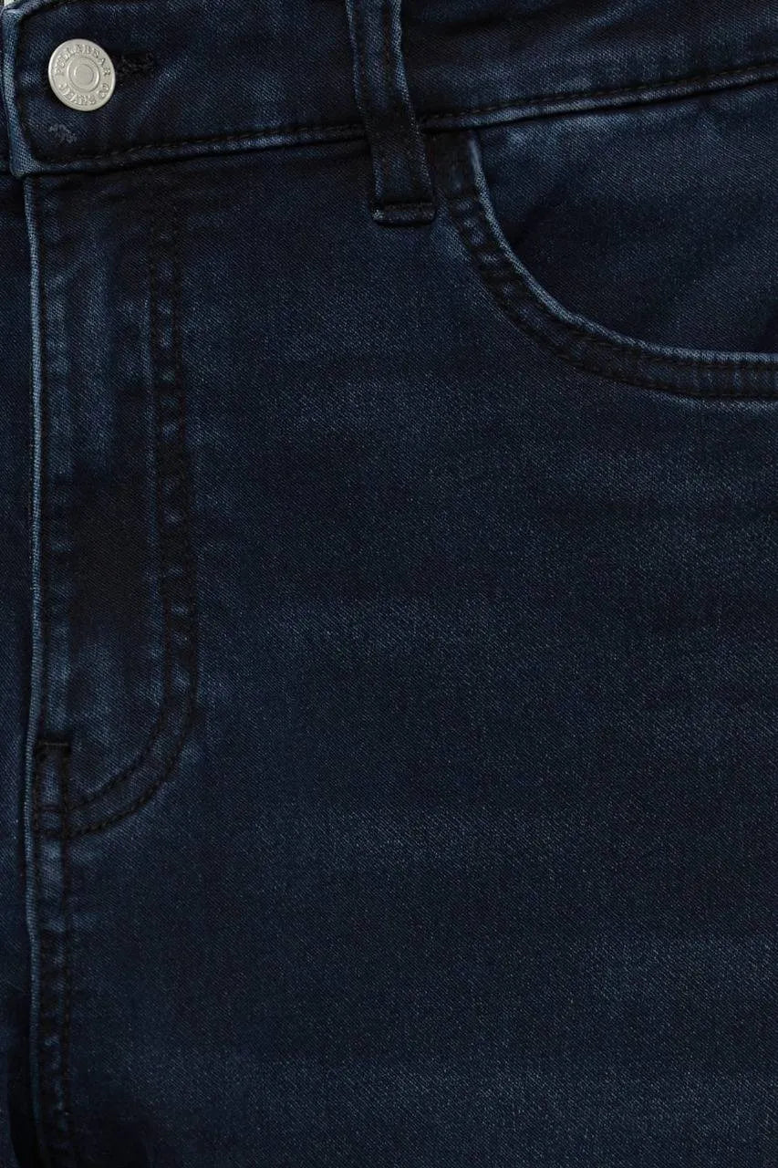 Pull&Bear Carrot Fit Jeans: Modern cool in dark blue, relaxed fit at thighs & tapered below (mention size if relevant).Designed to highlight your figure without being restrictive.Pull&Bear, carrot fit, dark blue, comfortable, modern, trendy.