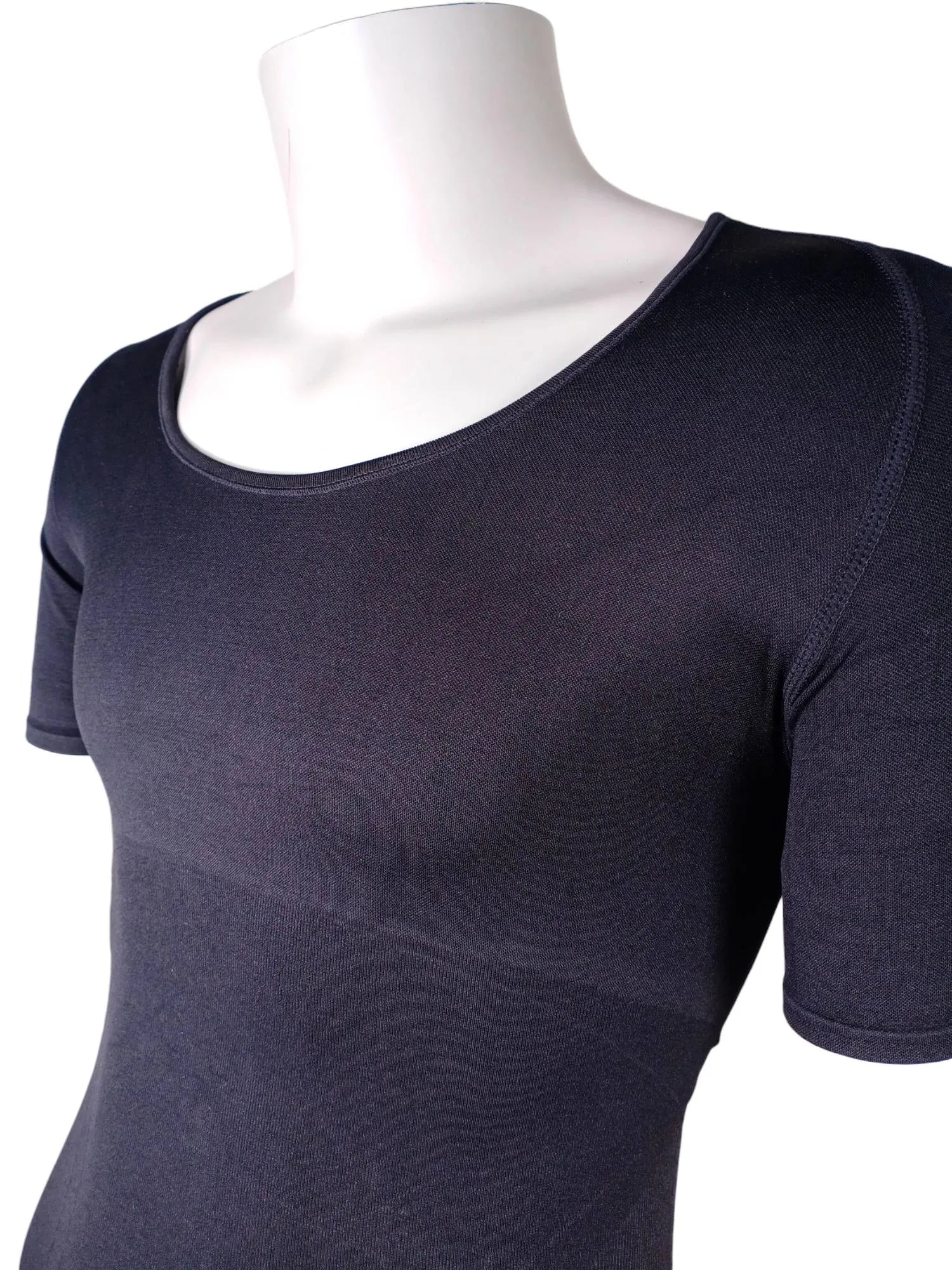 Splash Slim Ezze Black: Shapewear for men, invisible comfort & definedphysique. "confidence", "comfort", "invisible", "shaping", "defined", and "men".