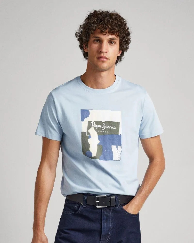 Own a piece of vintage-inspired style with the Pepe Jeans OldWive T-Shirt! This light blue tee boasts a charmingly worn-in look and comfortable feel, perfect for laid-back vibes and everyday wear.