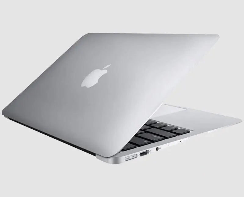 Apple MacBook Pro Laptop 11,2 A1398(15-Inch, Late 2013) Intel core i7, 2GHz, 8GB RAM, 256GB SSD , 1.5GB VRAM, FaceTime HD Camera ,ENG KB Silver Color- Used