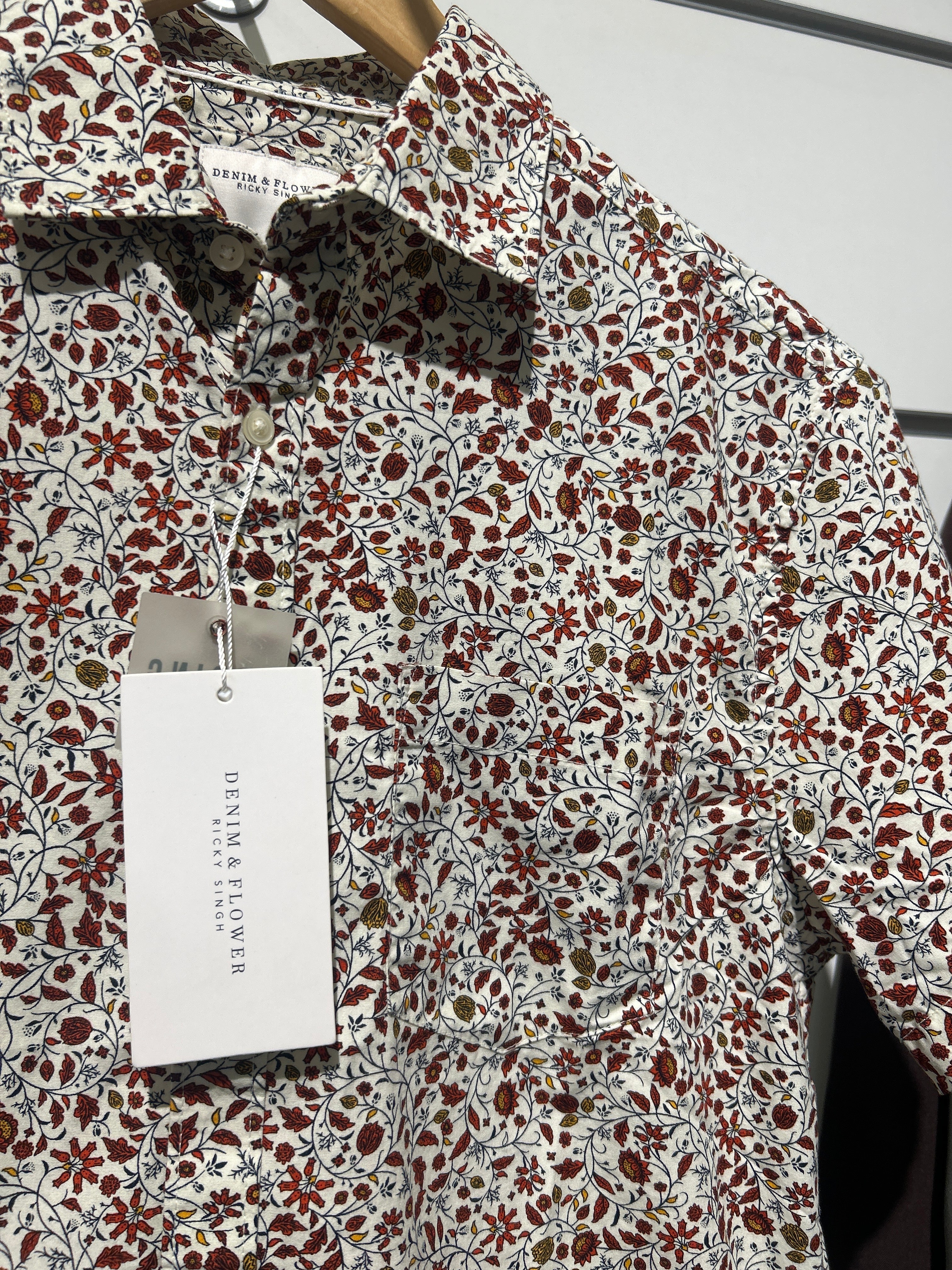 Denim & Flower Men’s Red & White Floral Design Shirt – Stylish Casual Wear