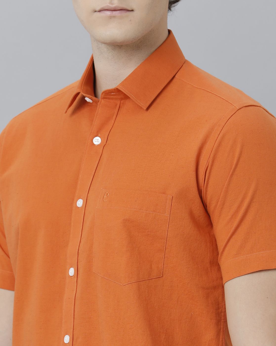 قميص رجالي من LINEN CLUB مصنوع من القطن والكتان باللون البرتقالي، بقصة عادية وأكمام نصفية، مناسب للارتداء اليومي