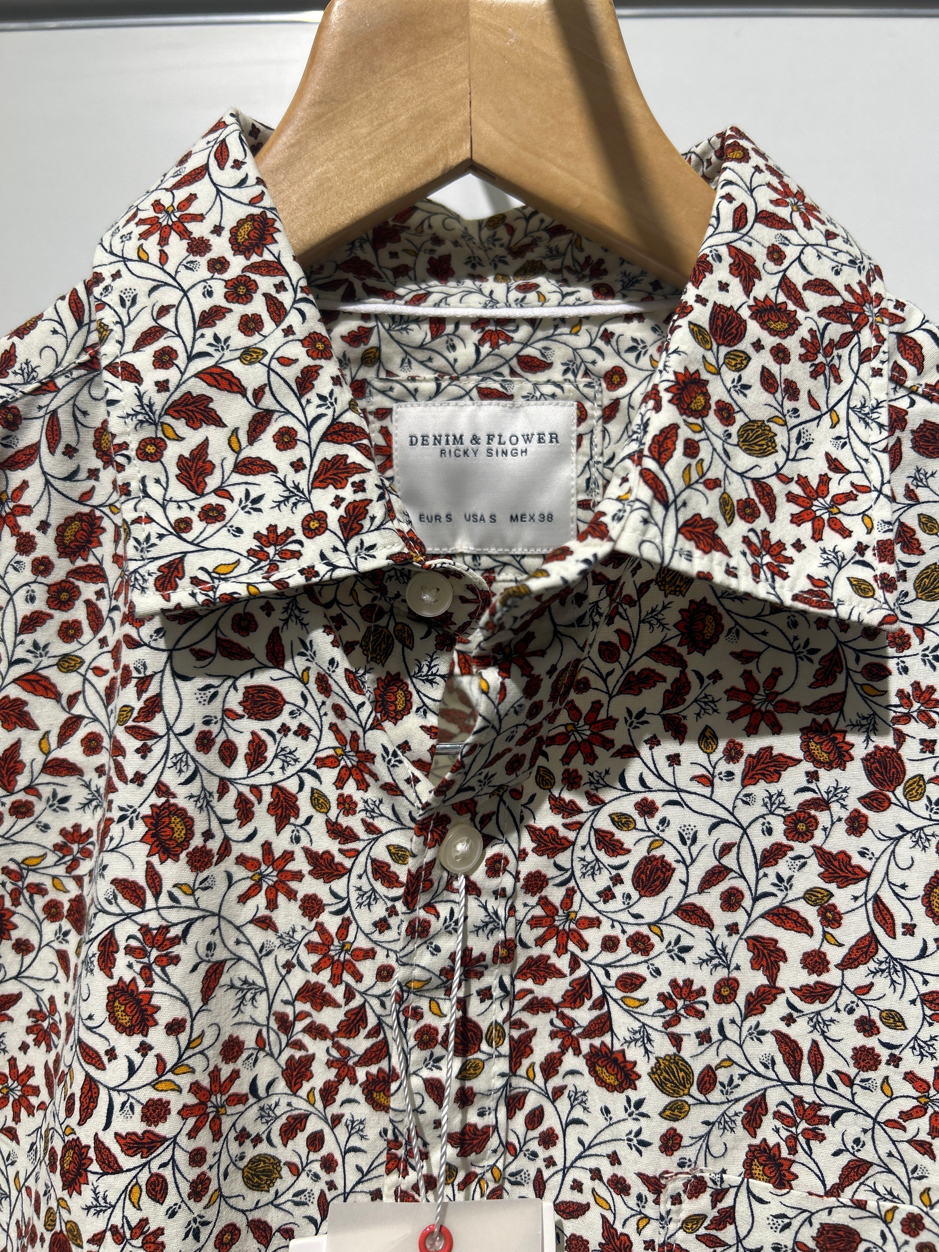 Denim & Flower Men’s Red & White Floral Design Shirt – Stylish Casual Wear