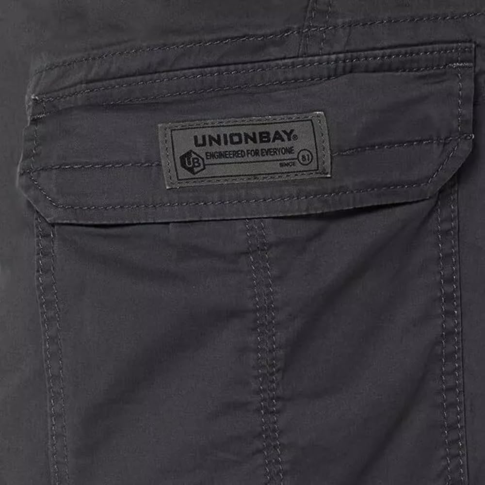 المقاس: 40 - شورت رجالي كبير الحجم مزود بجيوب شحن مع إغلاق فيلكرو من UNIONBAY