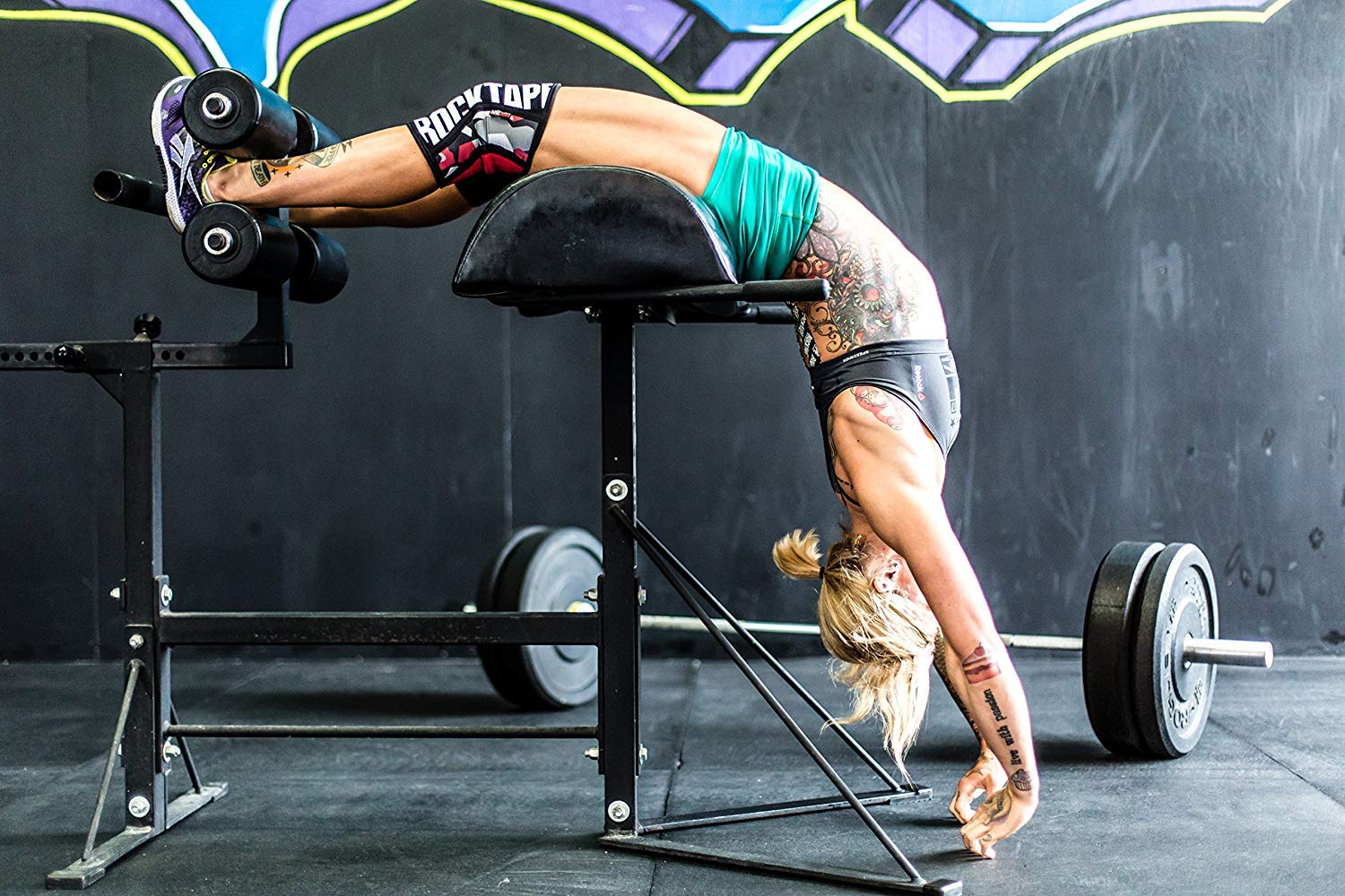 كم ركبة أساسينز من روك تيب - أحمر مموه، مقاس صغير، 5 مم