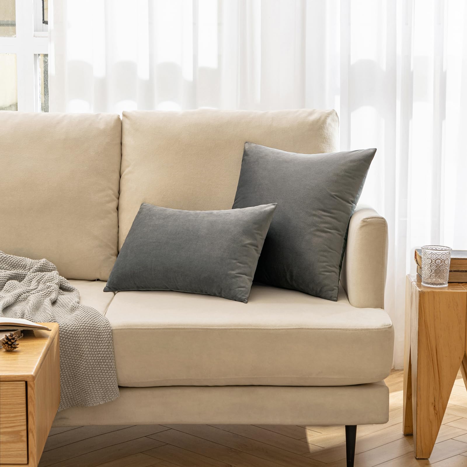 مجموعة من غطائي وسادة مخملية رمادية داكنة من ANRODUO مقاس 40 × 40 سم