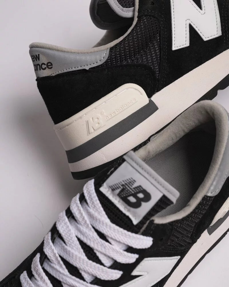 New Balance Shoes M990BK1