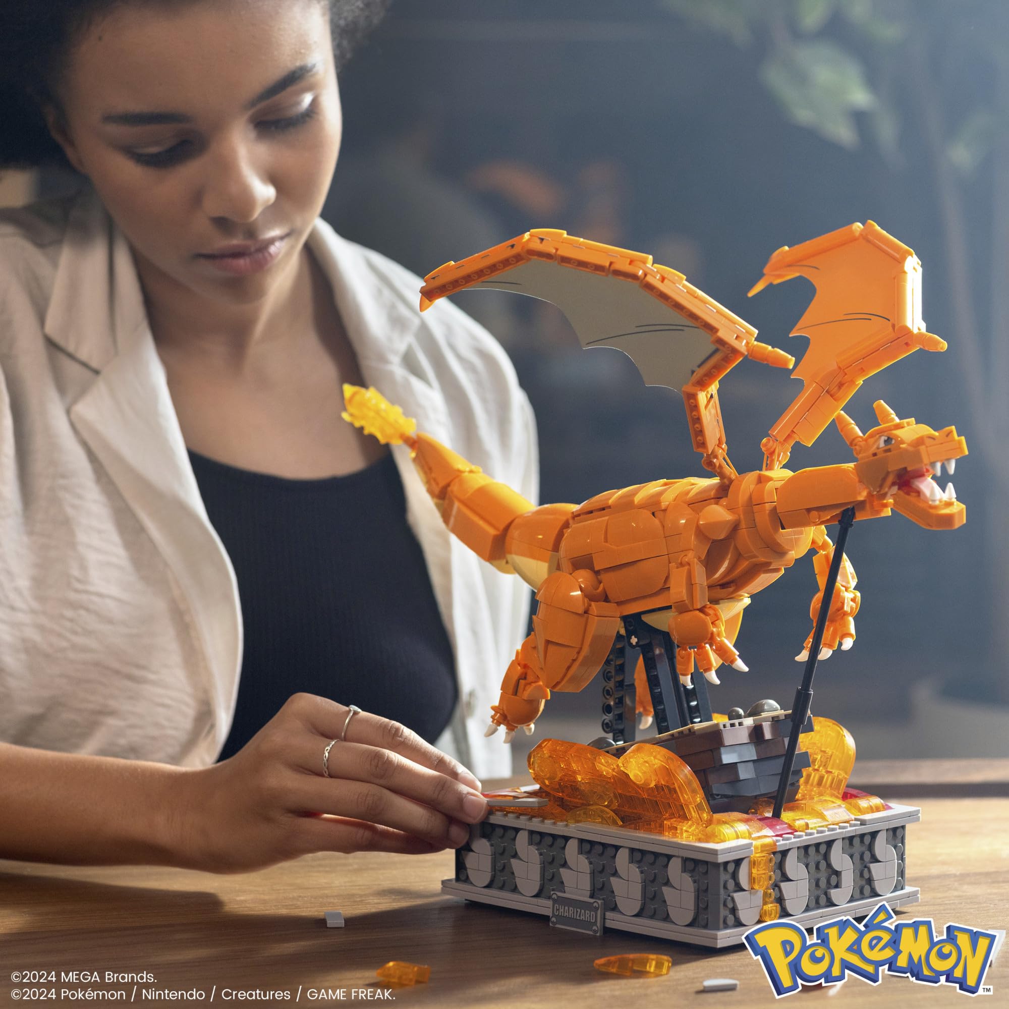 MEGA Pokémon Charizard Building Kit with Motion (1664 Pieces) for Collectors
