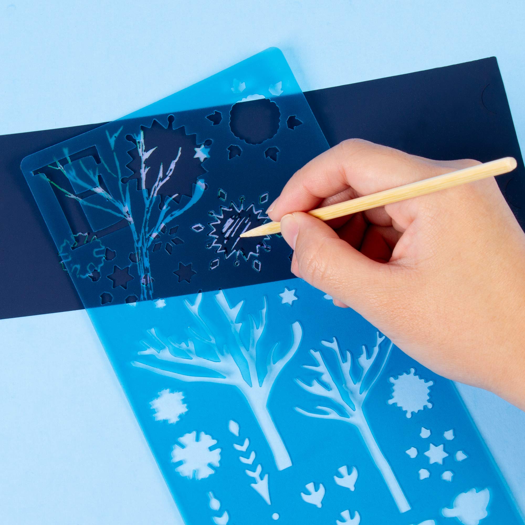 Make It Real Disney Frozen 2 Starlight Projector for Girls - DIY Ceiling Projector Kit with Stencils & Scratch-Art Film, Illuminates Bedrooms with Frozen 2 Scenes - Creative Gift for Ages 8