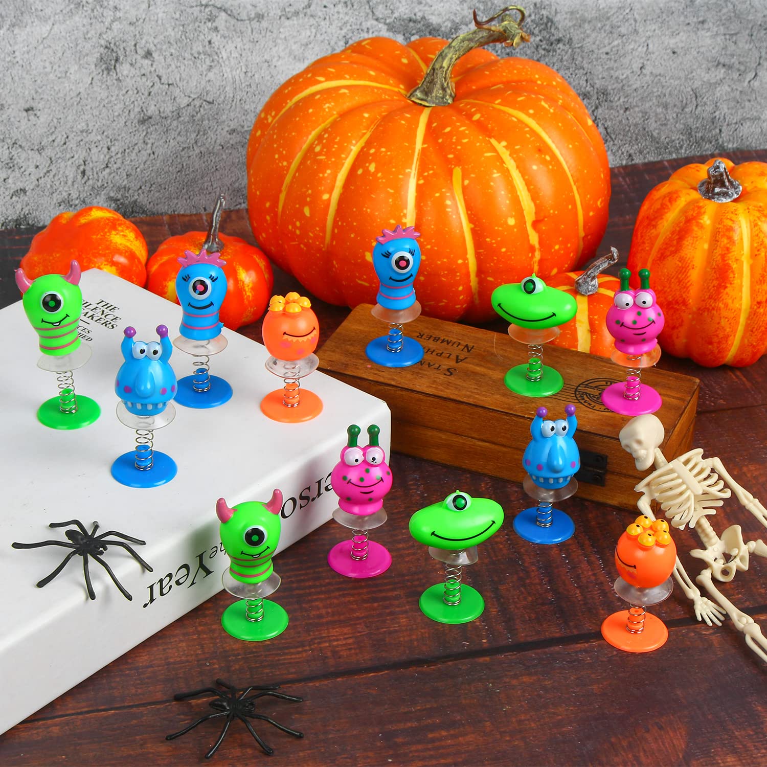 لعبة القفز الوحشي من VEYLIN، 18 قطعة متنوعة من ألعاب القفز الربيعية المبتكرة لحفلات الأطفال وجوائز الفصل الدراسي