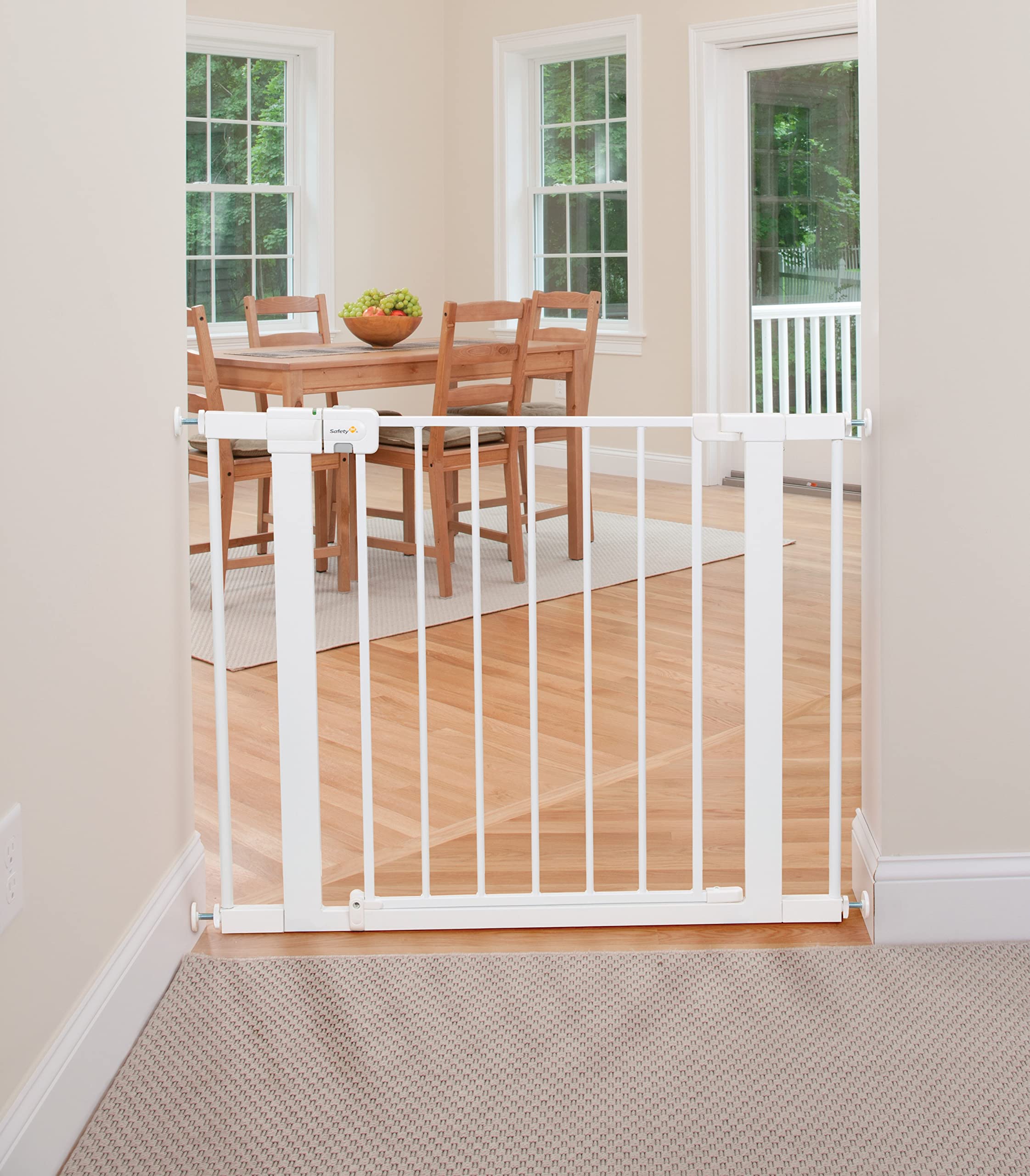 Safety 1st Easy Install 71 cm High Walk Thru Gate, Fits Between 73 and 96 cm
