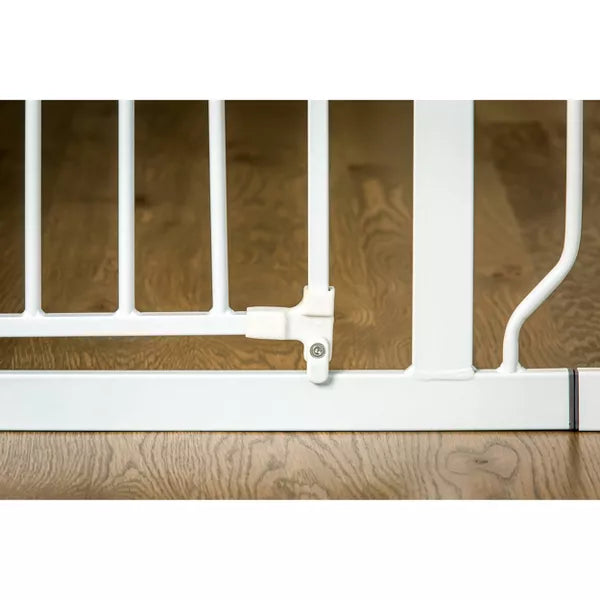 Regalo Easy Step Metal Walk Through Gate, 73 cm Tall, extendable width: 73 cm to 124 cm