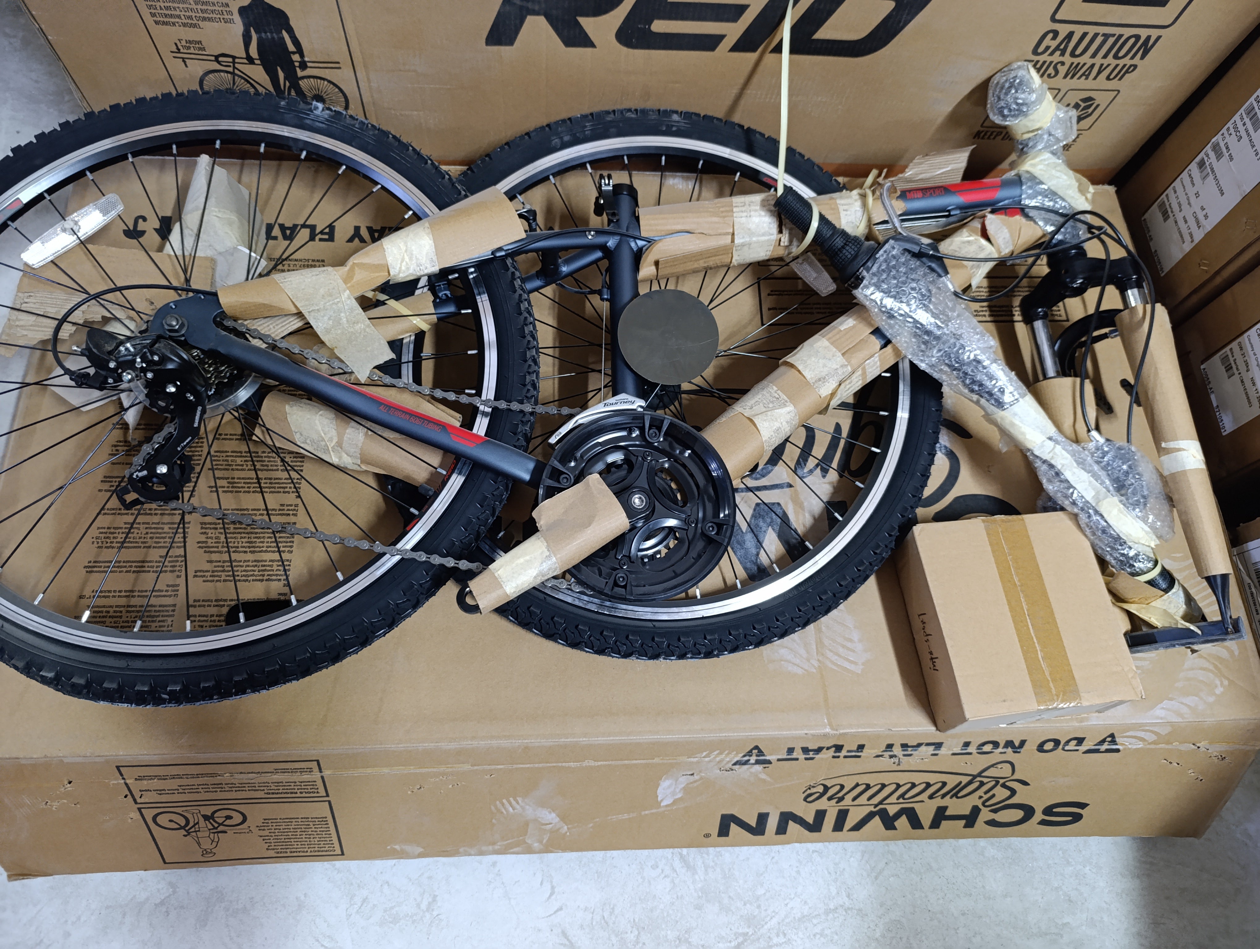 Reid Men's MTB Mountain Bike Black/Red, Small-Missing parts saddle seat-- open box