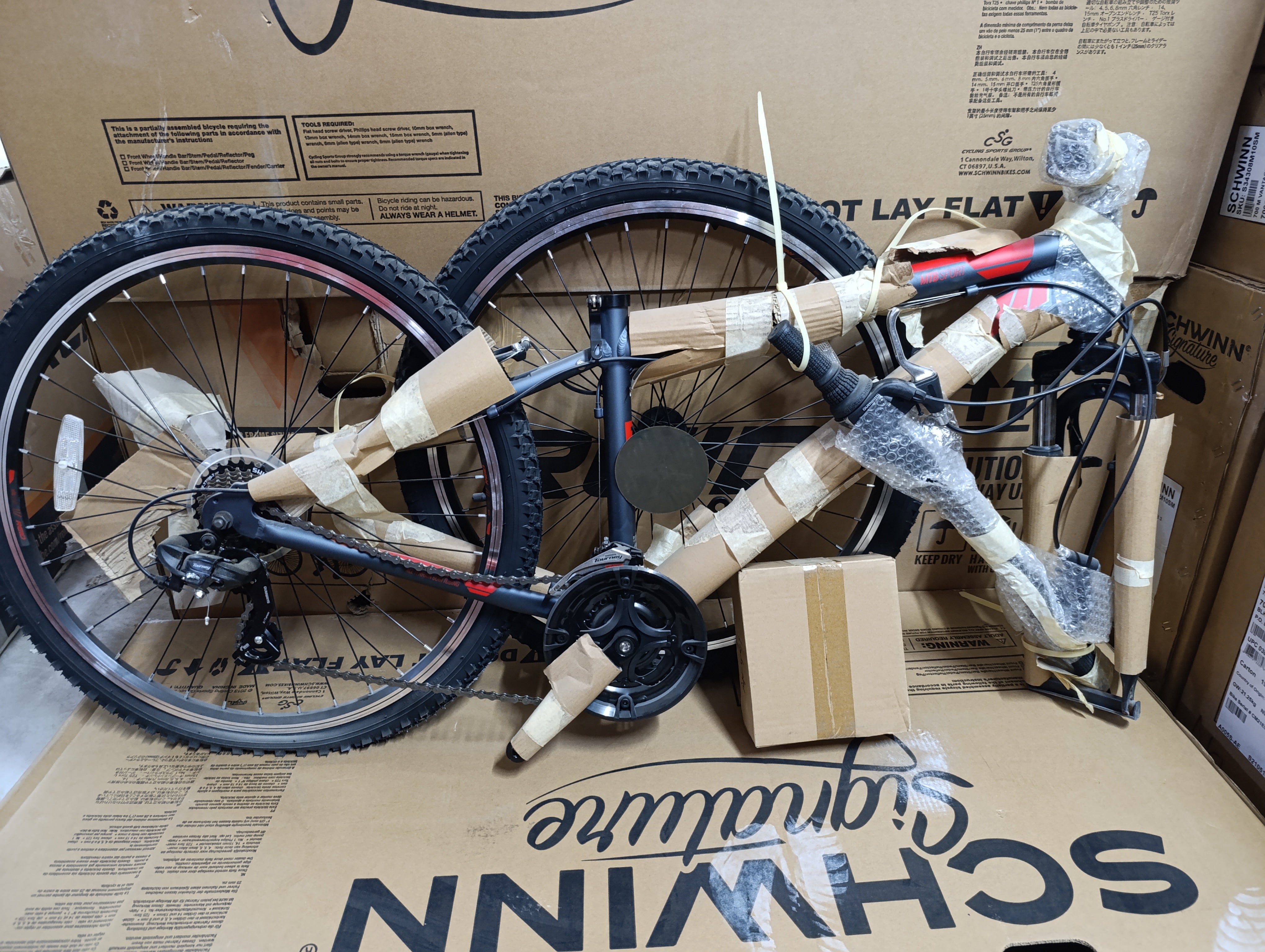 Reid Men's MTB Mountain Bike Black/Red, Small-Missing parts saddle seat-- open box