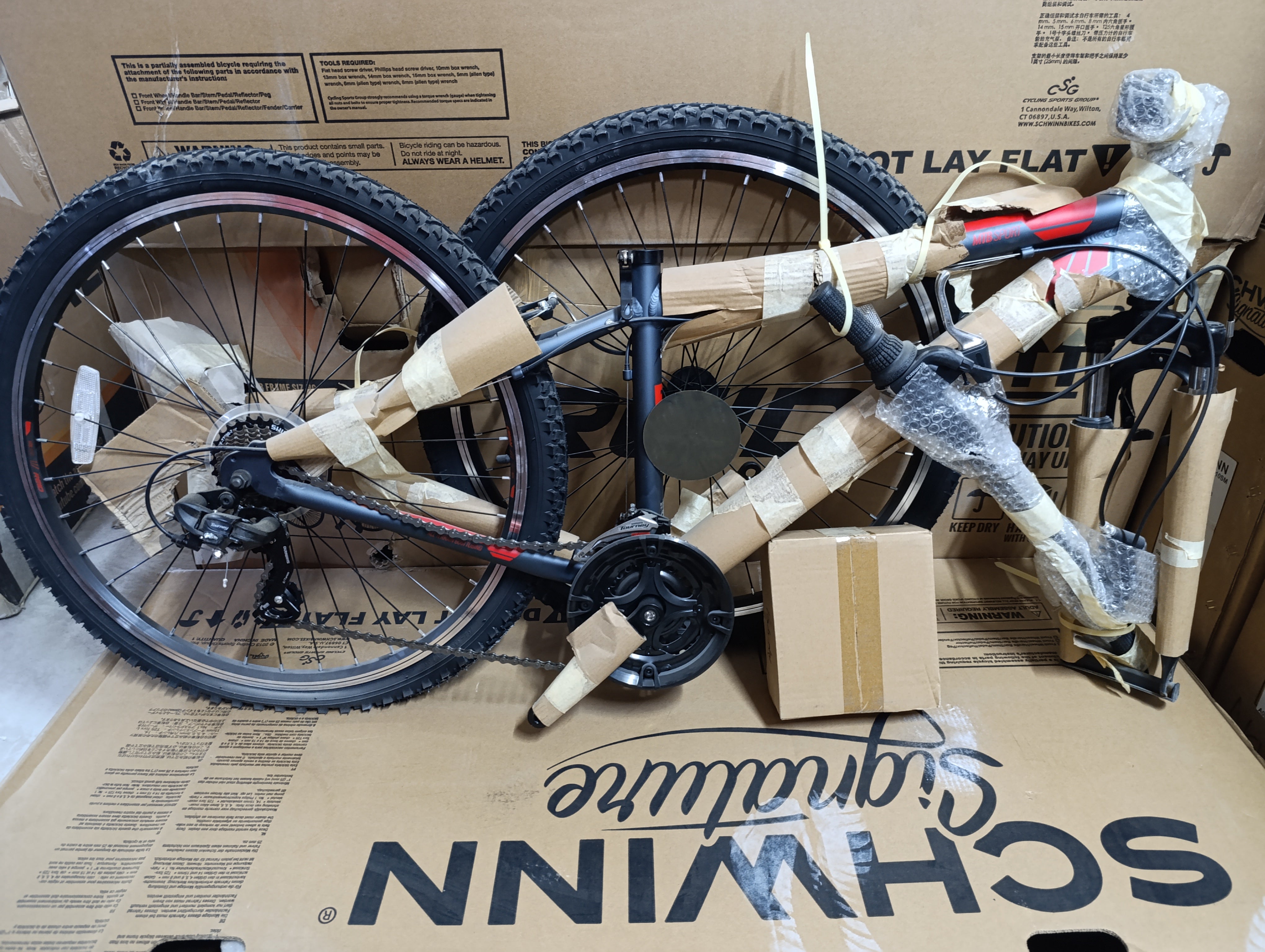 Reid Men's MTB Mountain Bike Black/Red, Small-Missing parts saddle seat-- open box