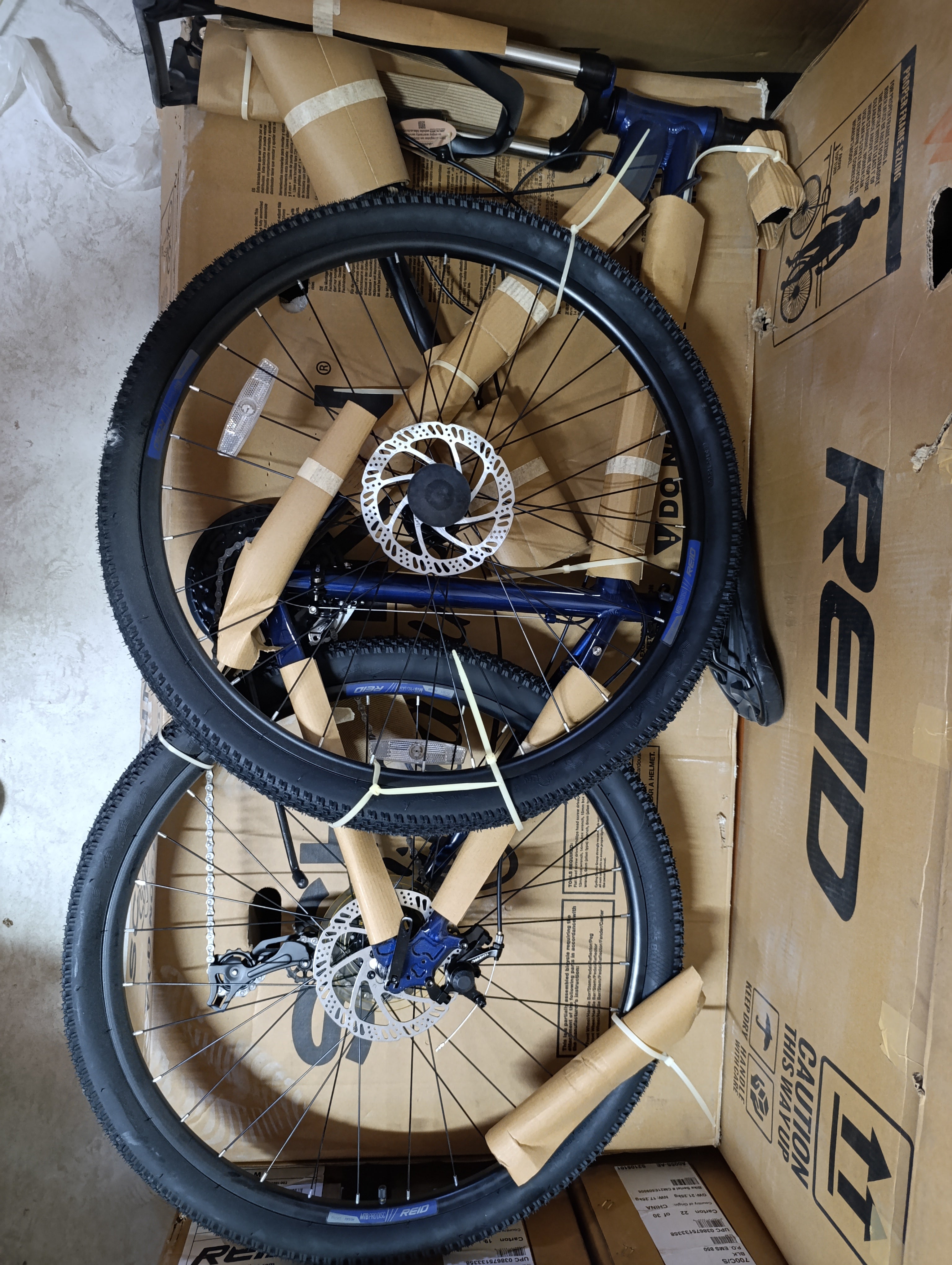 Reid MTB Pro Disc Color Black Blue / M-- open box