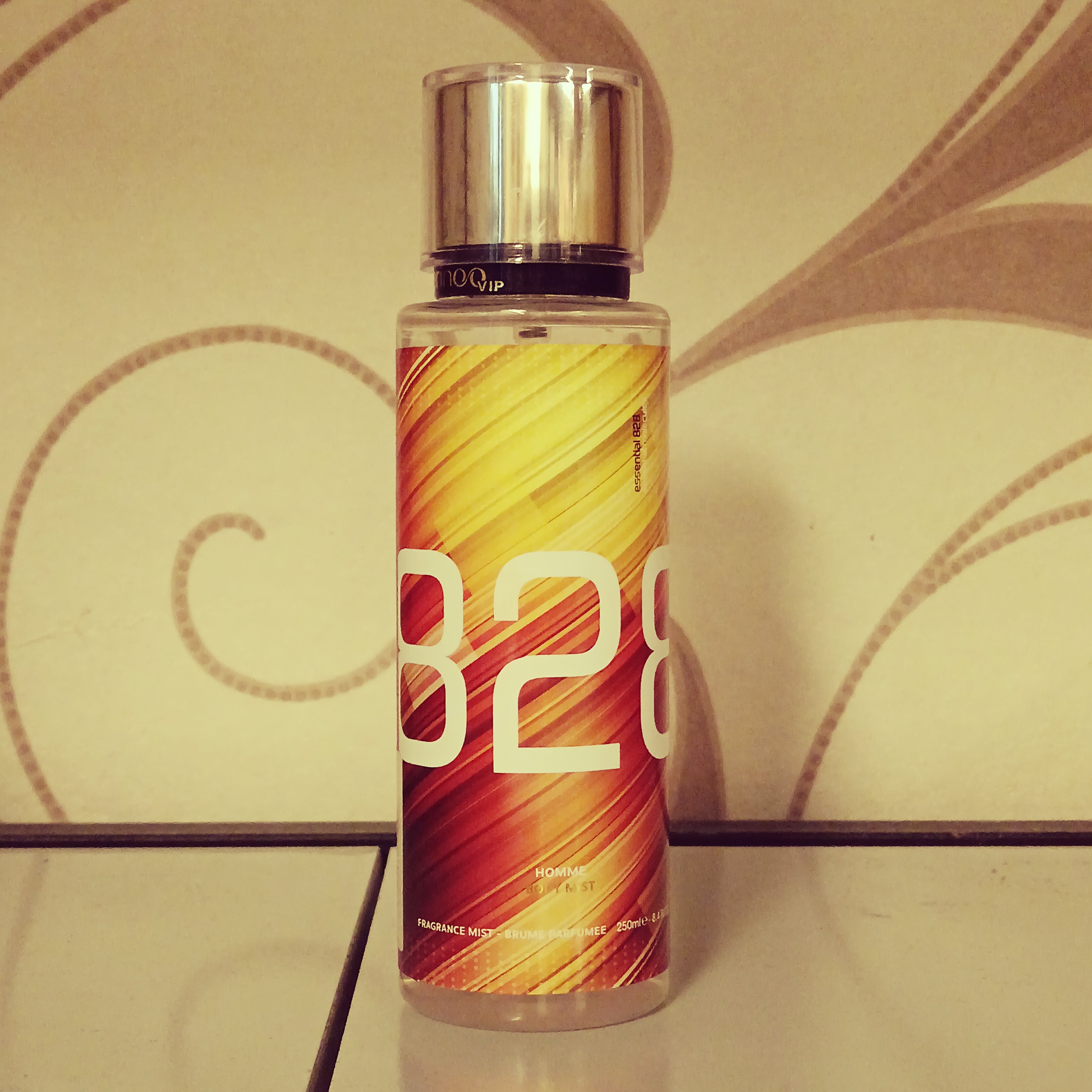 رذاذ عطر كارينو VIP Essential 828