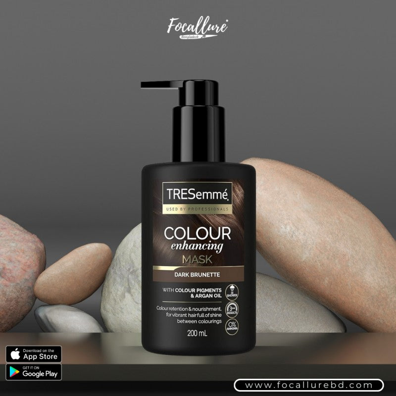 قناع TRESemmé Dark Brunette لتعزيز لون الشعر مع صبغات ملونة وزيت الأرغان للحصول على لون نابض بالحياة مع لمعان رائع بين الصبغات 200 مل