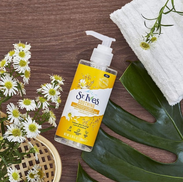 ST.Ives Soothing care daily facial cleanser Chamomile 200ml