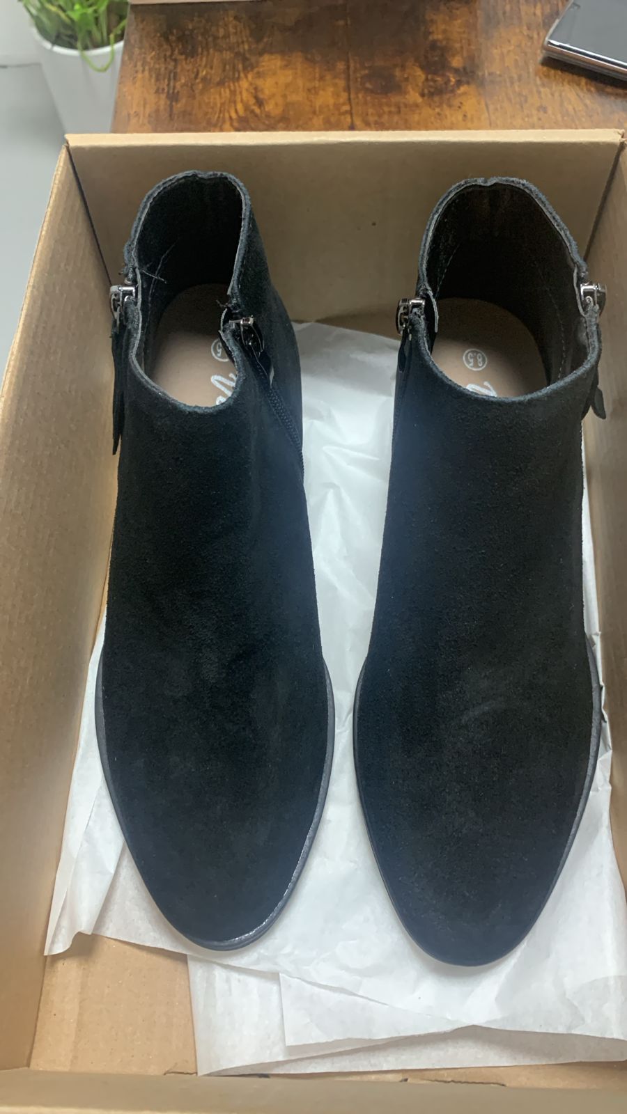 Size: 39 - Vepose Women's 9002 Suede Leather Low Booties, Ankle Boots, Black, Low Heel Elegant Boot(CJY9002 Black)