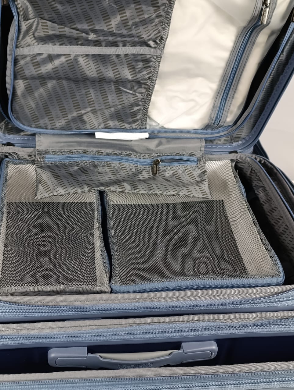 American Tourister Tranquil 3-piece Hardside Set (Blue). Size: 51 cm, 61 cm, 71 cm. - A