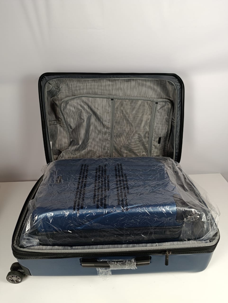 Ricardo Windsor 2-Piece Hardside Polycarbonate Luggage Set (22 inch - 29 inch) (Blue) - D