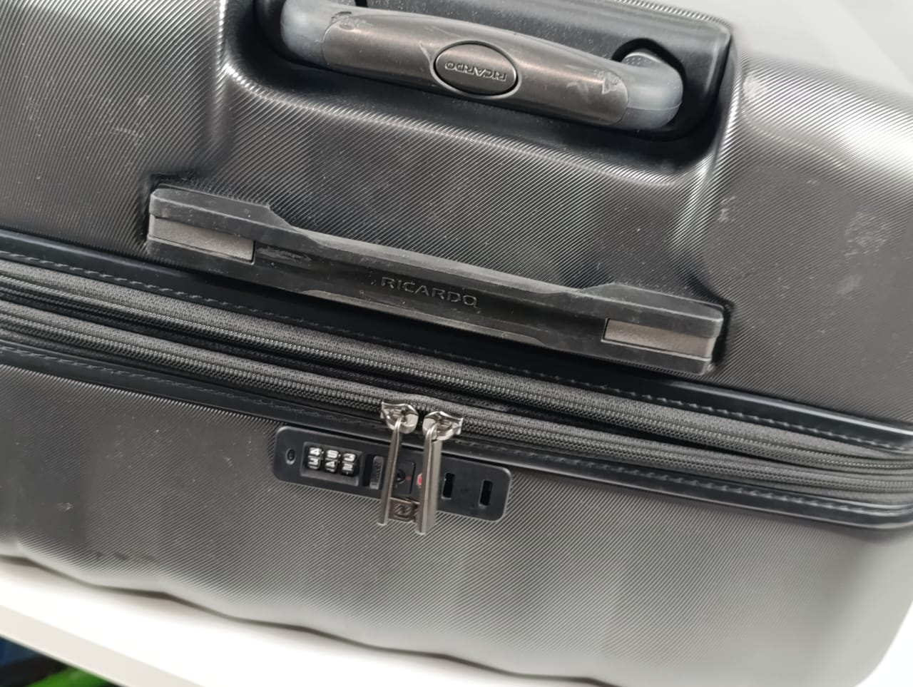 Ricardo Windsor 2-Piece Hardside Luggage Set (22 inch - 29 inch) (Grey) HU