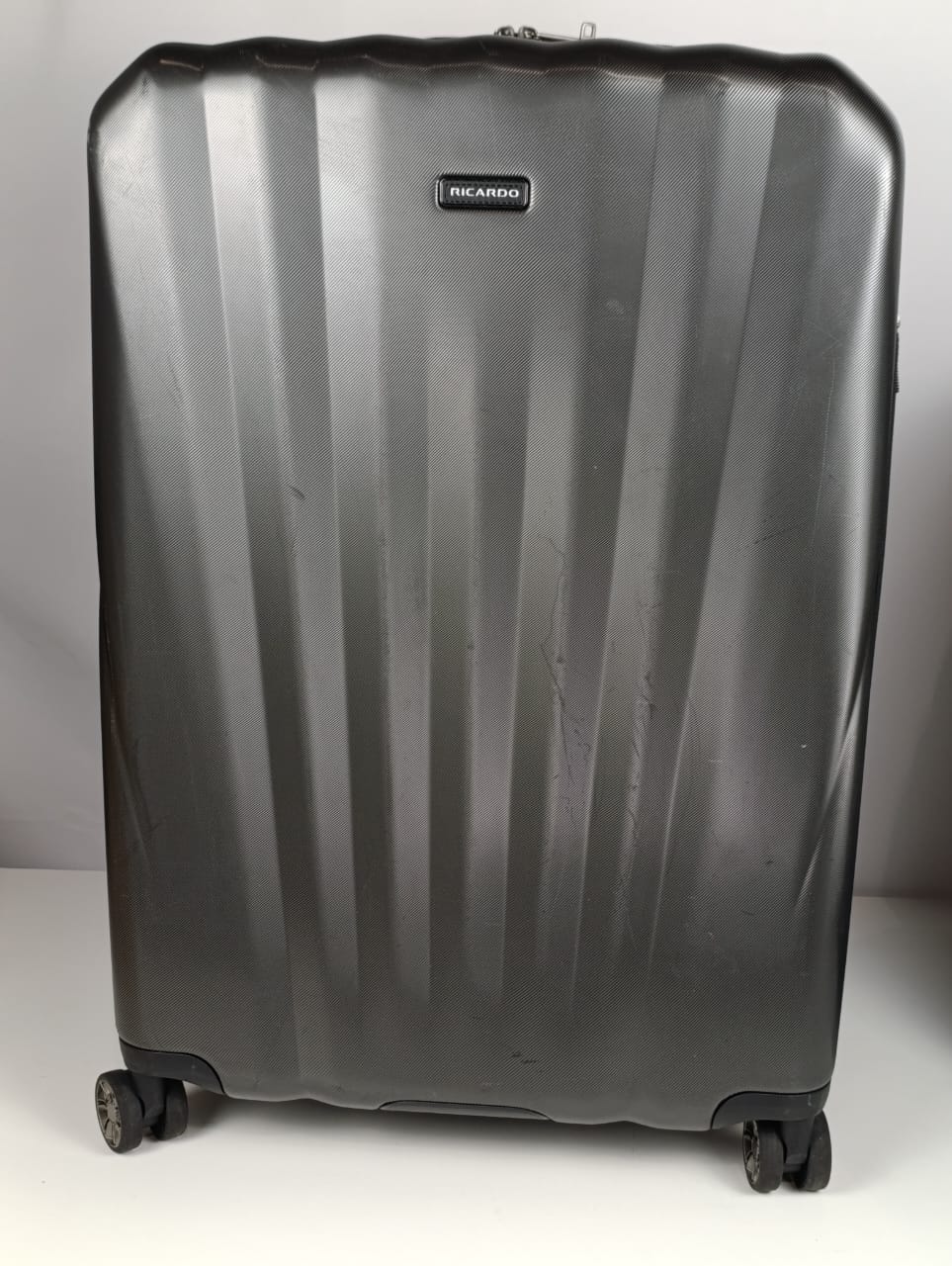 Ricardo Windsor 2-Piece Hardside Luggage Set (22 inch - 29 inch) (Grey) HU