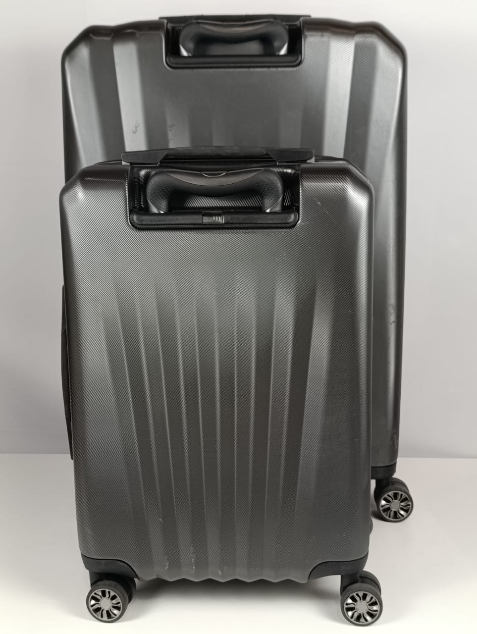 Ricardo Windsor 2-Piece Hardside Luggage Set (22 inch - 29 inch) (Grey) HU2