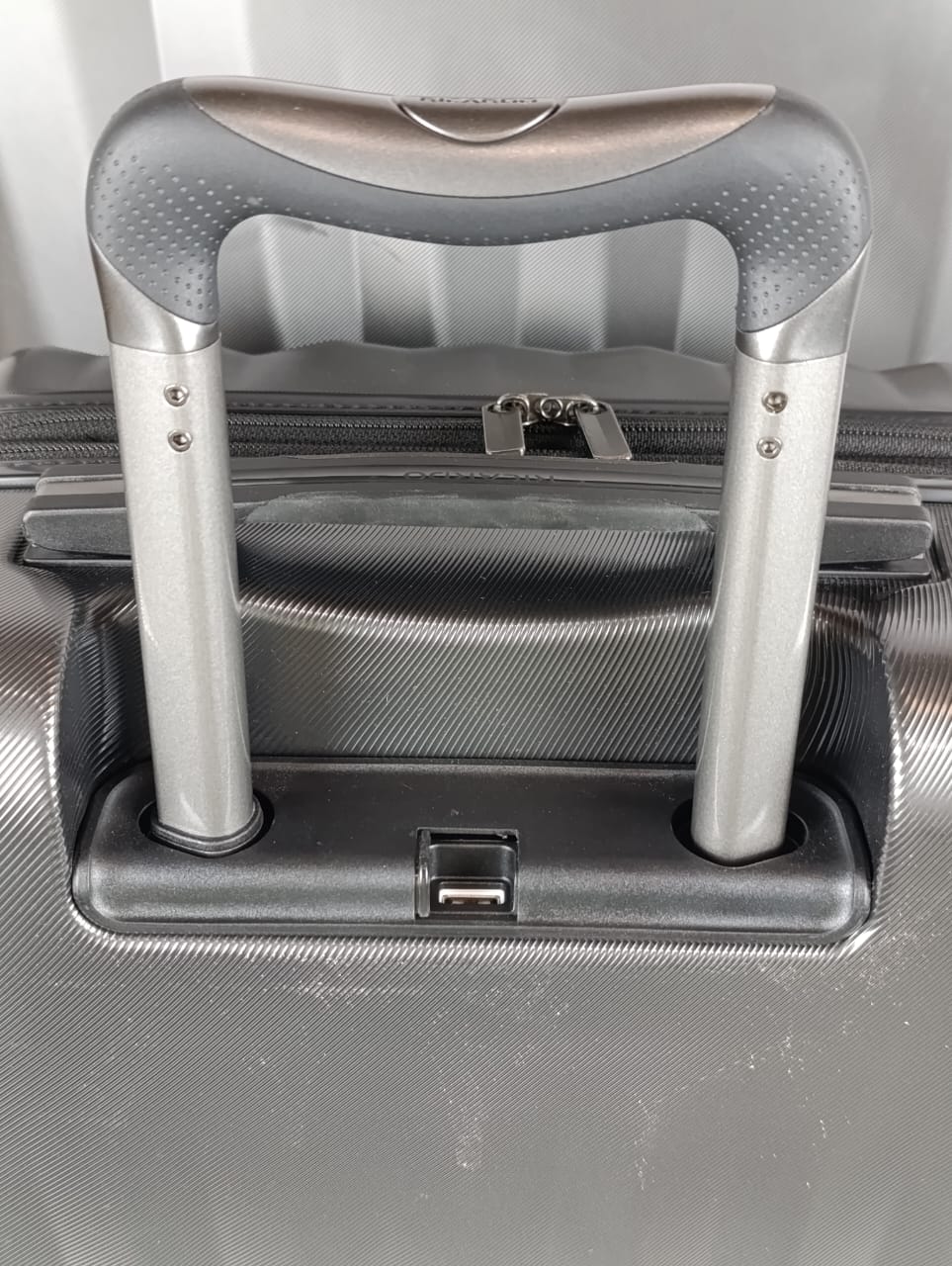 Ricardo Windsor 2-Piece Hardside Luggage Set (22 inch - 29 inch) (Grey) HU2