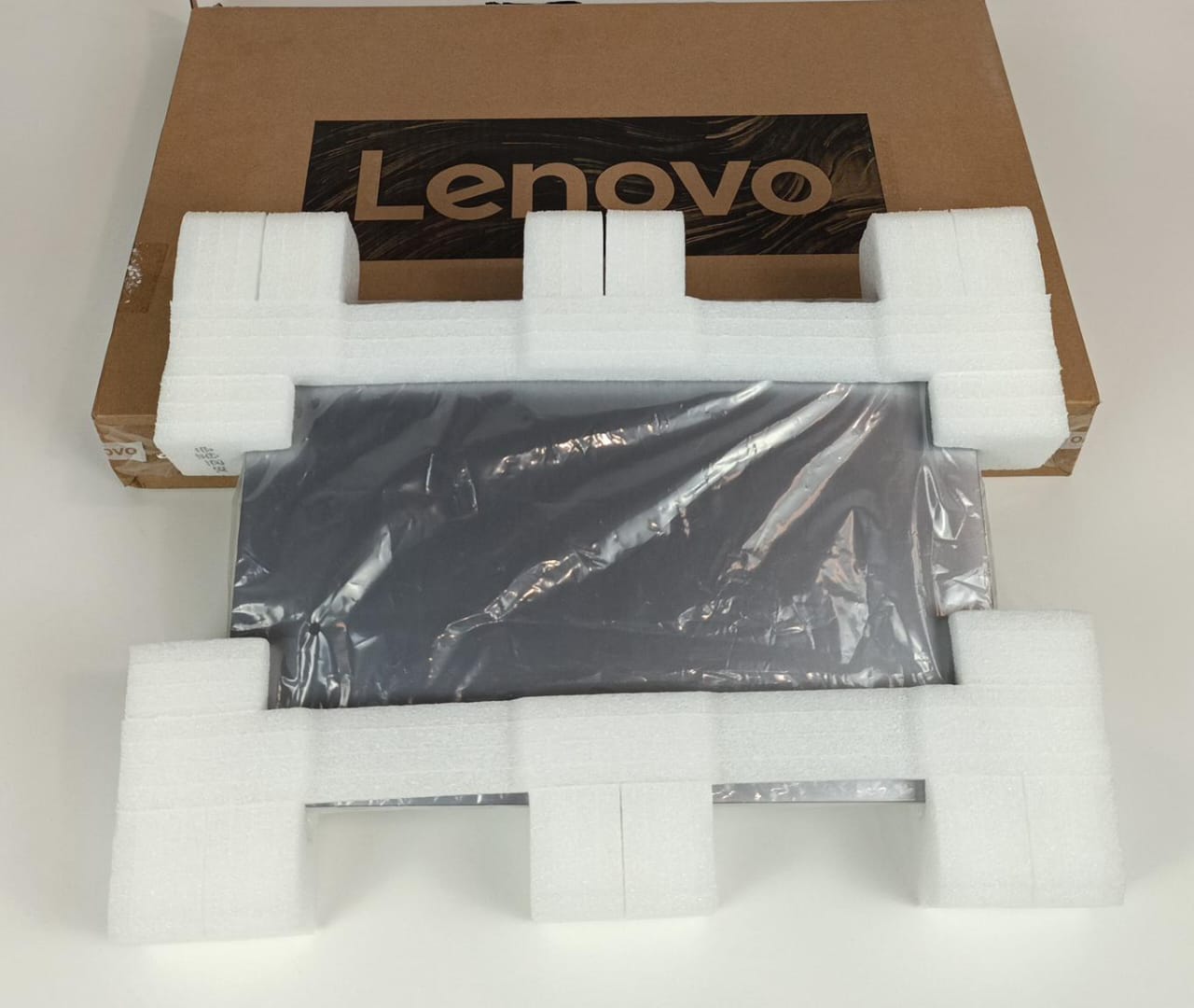 كمبيوتر محمول لينوفو آيديا باد 3 15ITL6 بشاشة 15.6 بوصة - معالج إنتل كور i5 من الجيل الحادي عشر i5-1135G7 - ذاكرة وصول عشوائي (RAM) سعة 8 جيجابايت - قرص تخزين SSD سعة 256 جيجابايت - رمادي قطبي