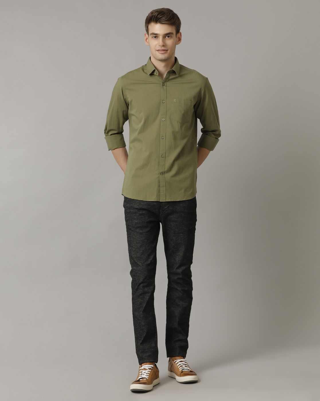 CAVALLO BY LINEN CLUB MEN'S GREEN SOLID CONTEMPORARY FIT FULL SLEEVE CASUAL SHIRT