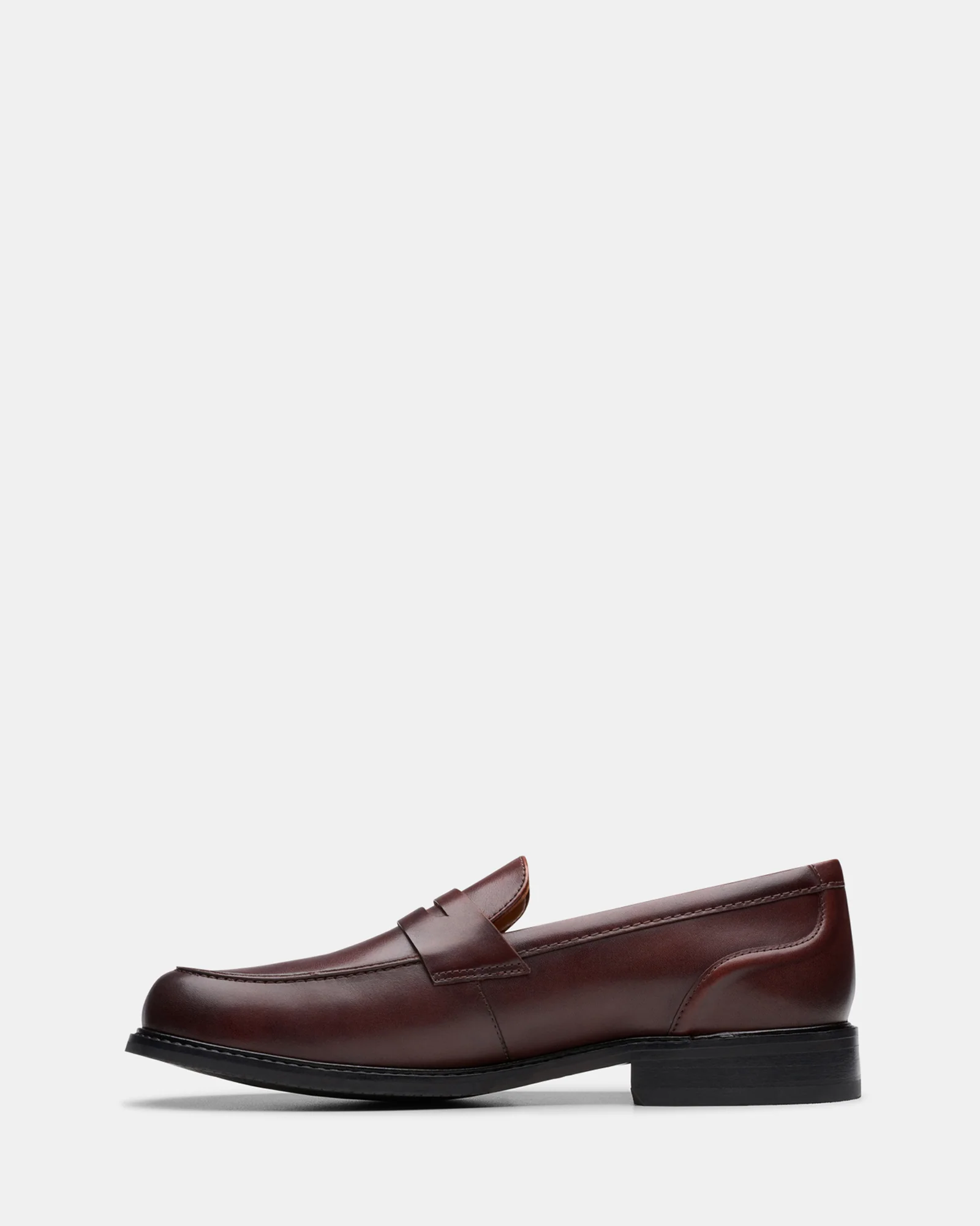 Clarks CraftArlo Lo Men’s Leather Shoes – Classic Casual Dress Shoes with Cushion Comfort