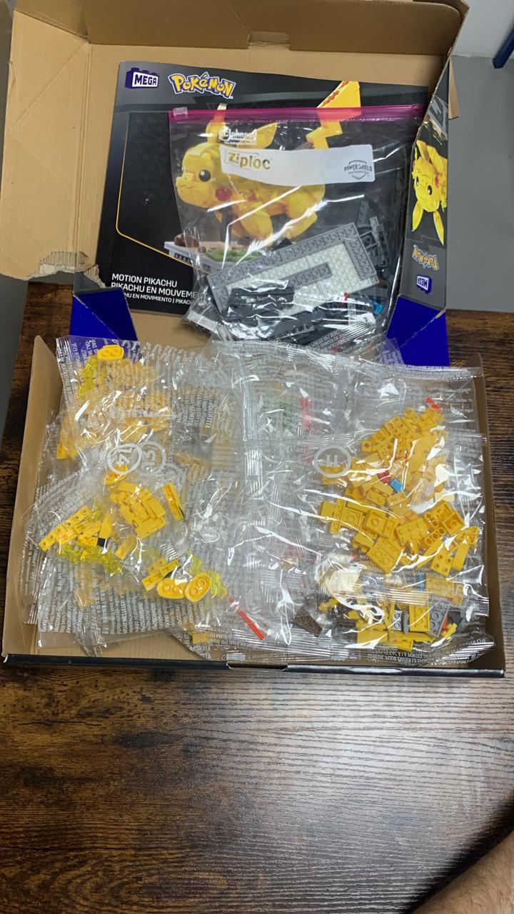 مجموعة مكعبات بناء ميجا بوكيمون موشن بيكاتشو مع حركة ميكانيكية (1095 قطعة)