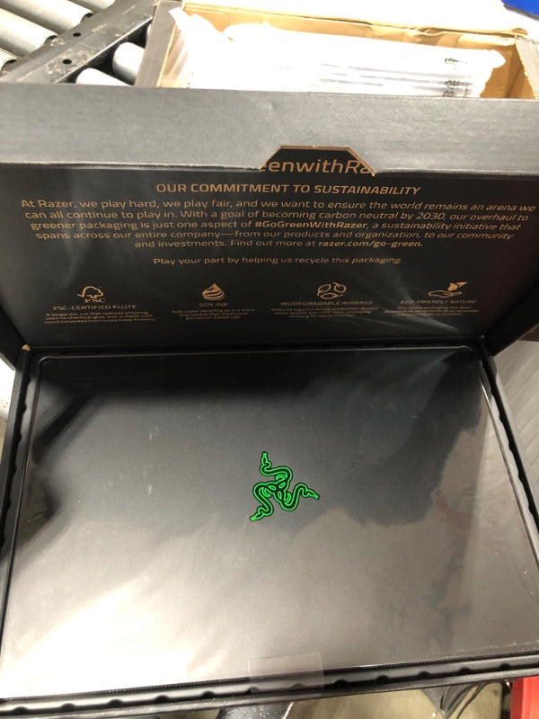 Razer Blade 15 Gaming Laptop: NVIDIA GeForce RTX 4060-13th Gen Intel 14-Core i7 CPU - 15.6” QHD 240Hz - 16GB DDR5 RAM -1 TB SSD