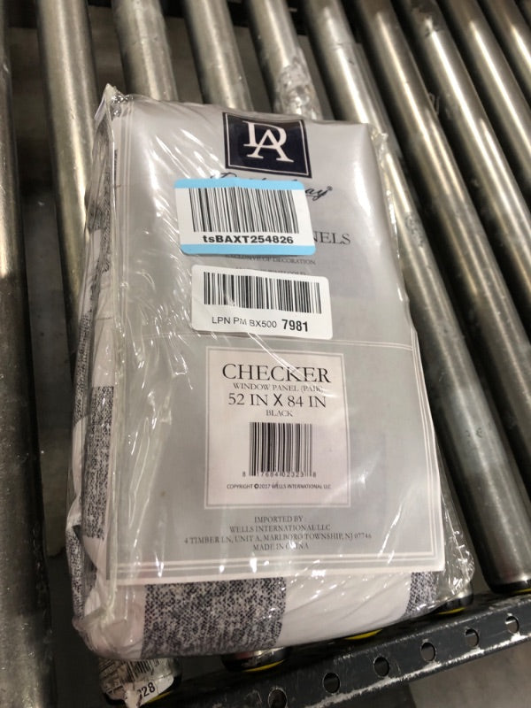 ستائر DriftAway Buffalo Plaid Check المنسوجة والمبطنة بنقشة مربعات حرارية معتمة مكونة من لوحين 127 × 213 سم (أسود)