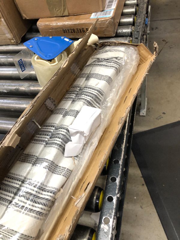 ستارة رومانية معتمة بالكامل من ريكاردو إكسكلوسيف هوم، 86.36 × 162.56 سم، لون أسود