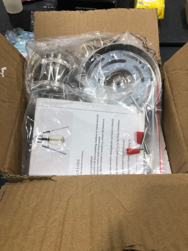 مصباح معلق عصري من الزجاج مع غطاء زجاجي شفاف منفوخ يدويًا، مطلي بالنيكل المصقول